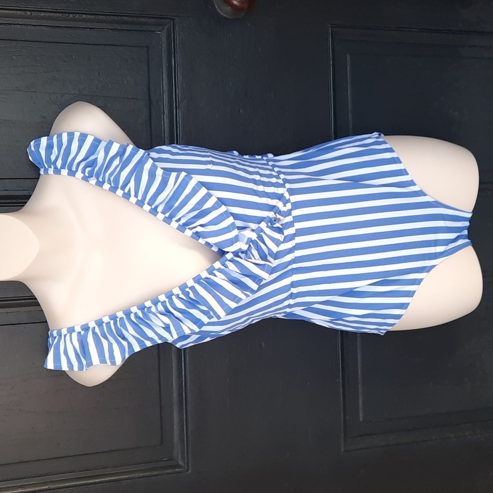 NWT VINEYARD VINES Small Sail Stripe Ruffle One One-Piece Swimsuit Blue & White